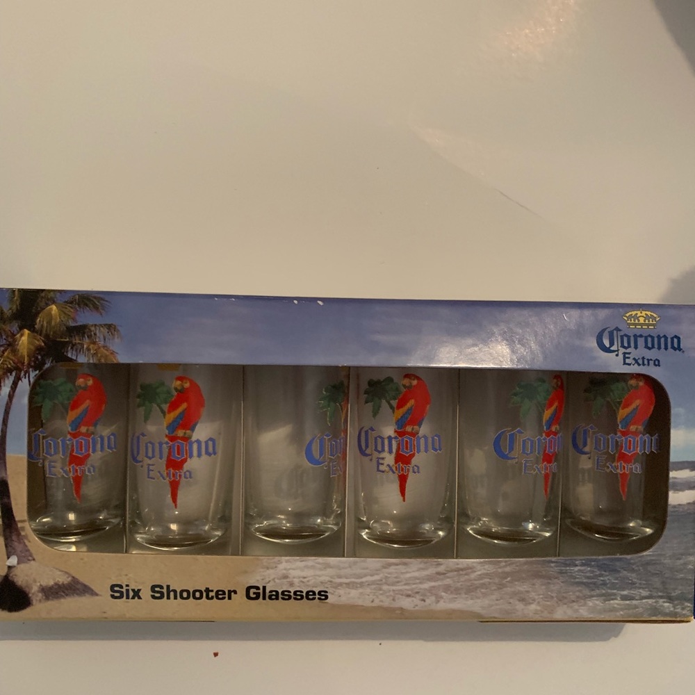 NWT 6 Corona shot or shooter glasses. Very rare!!